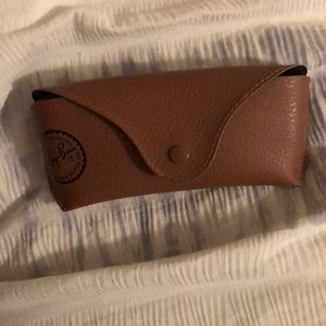 brown ray-bans case
